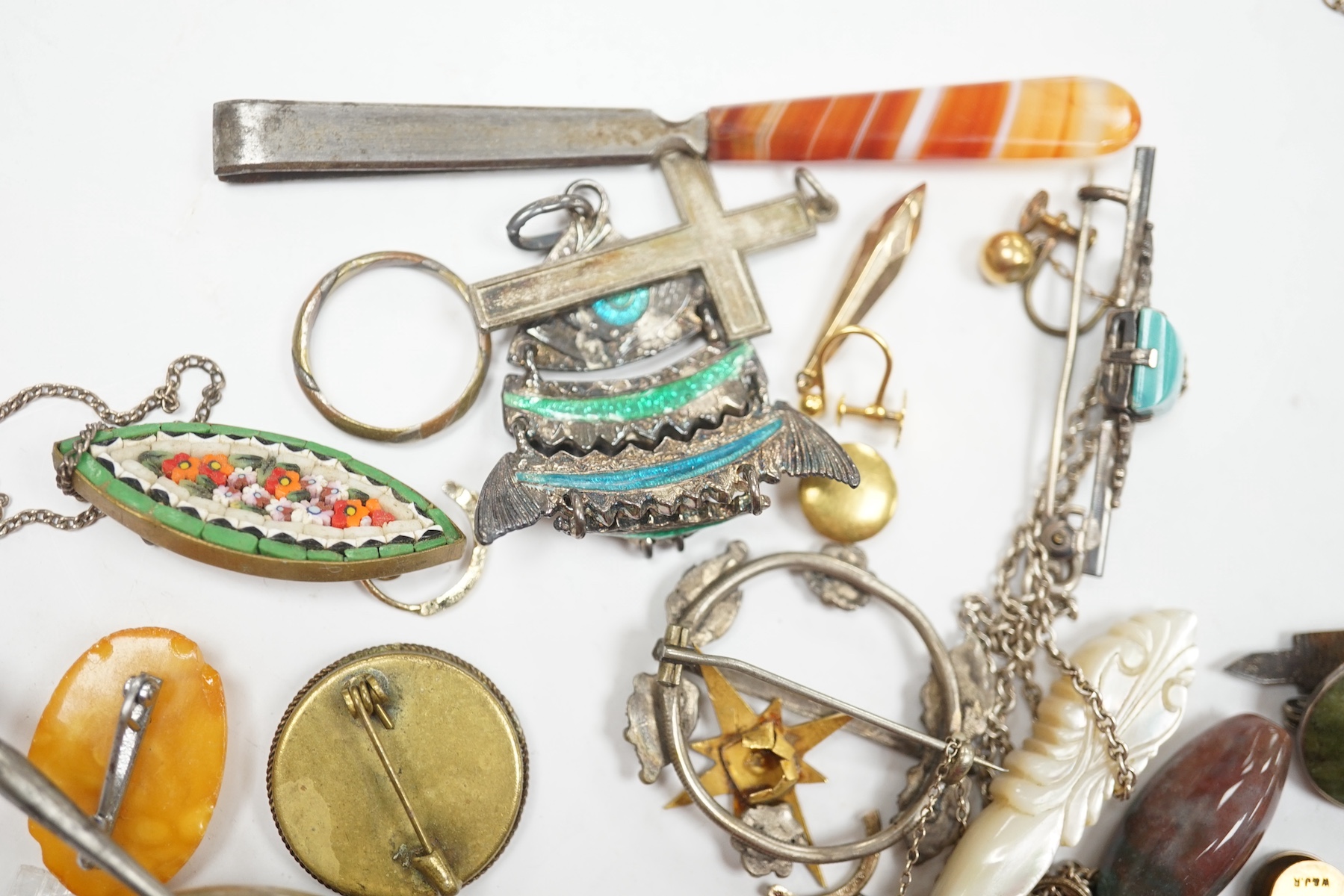 A collection of assorted Victorian and later jewellery, including silver brooch, 9ct ring, amethyst necklace, a 9ct gold manual wind wrist watch, etc. Condition - poor to fair